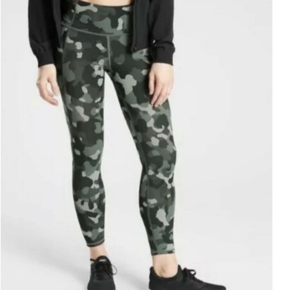 Athleta Lightning Camo 7/8 Leggings Size Small - Picture 1 of 7